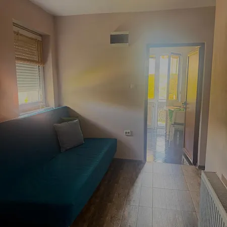 E2 Apartment *