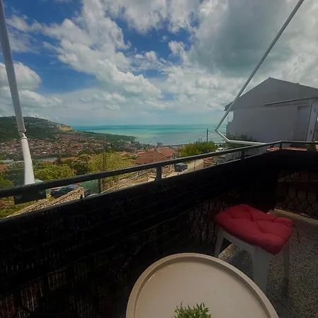 E2 Apartment *