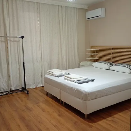 Apartment E2 *