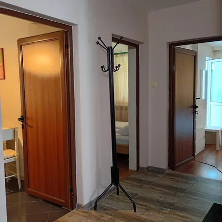 E2 Apartment *